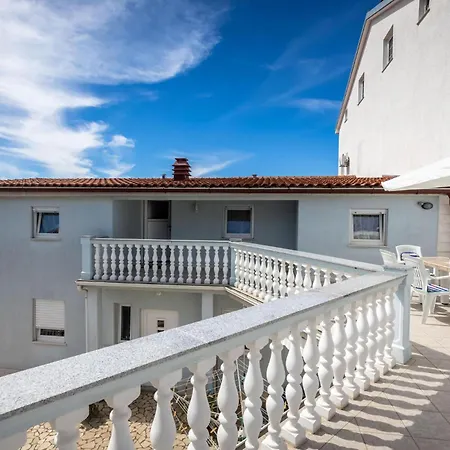 Apartman Amazing In With Kitchenette Crikvenica