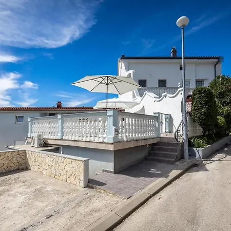 Amazing In With Kitchenette Apartman Crikvenica
