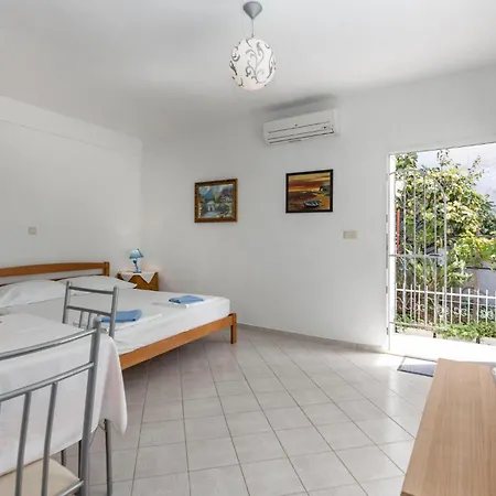 Gorgeous In 茨里克韦尼察